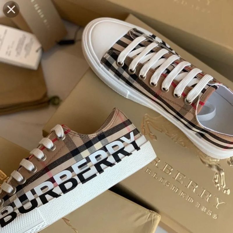 Burberry Larkhall