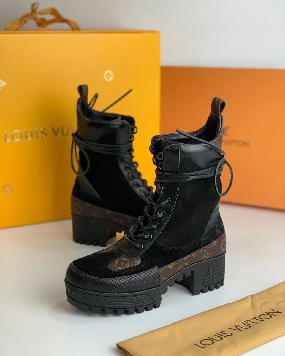 Laureate desert boots sales